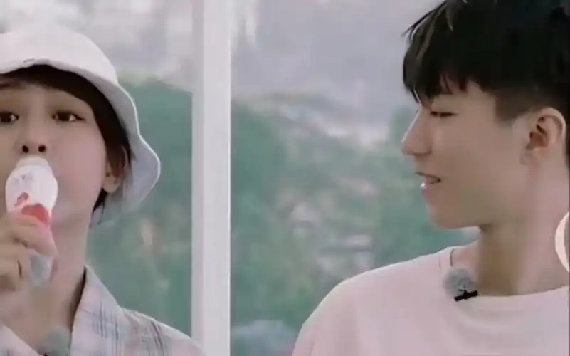 又重刷一遍中餐厅3看哭了家人们,真的想念梳头了 #杨紫王俊凯梳头姐弟