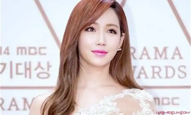 然而,结婚这么多年的李宥利,让不少网友好奇她怀孕生子了吗?