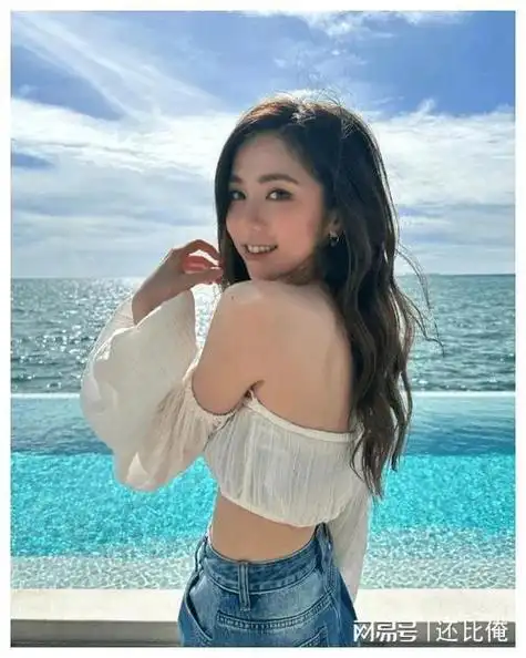 离开吸血经纪人得到爱情滋养邓紫棋越来越润了