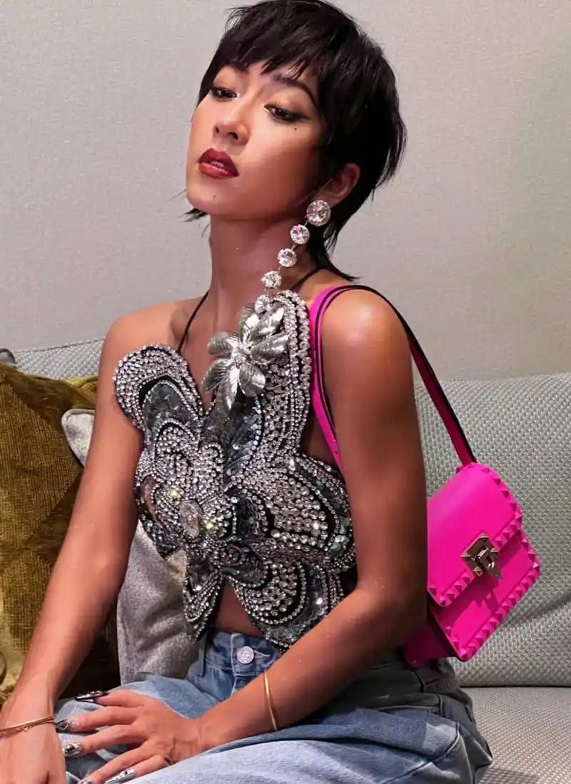 短发的吉克隽逸看着好精干,比长发有活力.