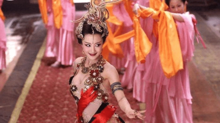 "吸毒"长达7年,如今身价过亿无人娶|傅艺伟|妲己|封神榜_新浪新闻