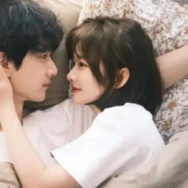 秀恩爱的情侣头像成熟一男一女高清