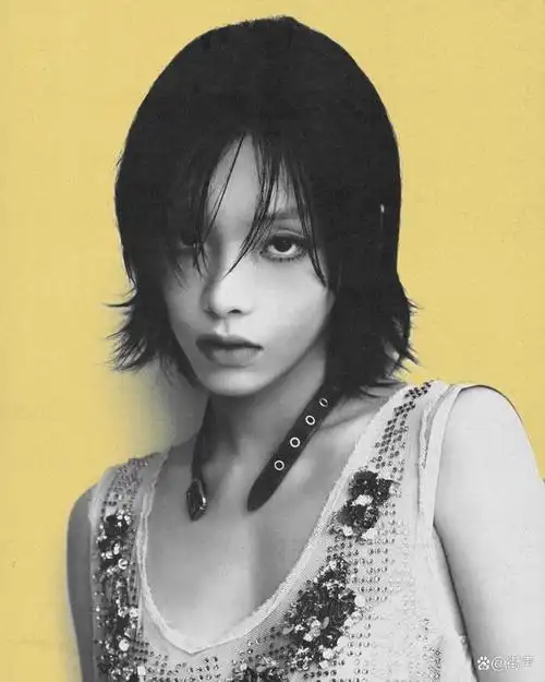 没有任何预警信号,刘柏辛lexie"突袭"般发布了她的