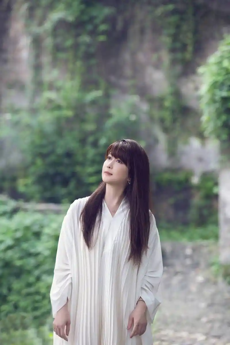 孟庭苇新曲出入首发让生命荒野开出枝桠