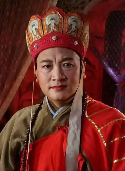 62岁徐少华被指晚年凄凉,穿廉价袈裟辛苦商演,最美唐僧变化大