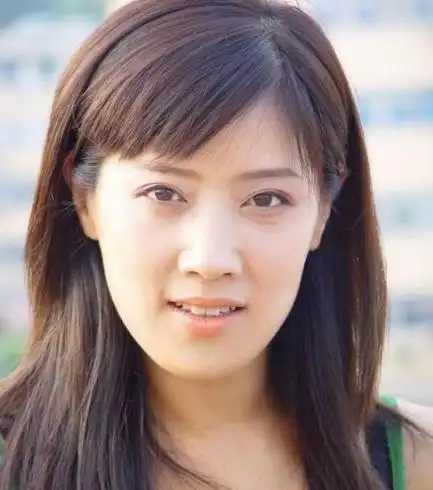 李歌凭妈妈洗脚感动千万人31岁入行低调不炒作至今无人识