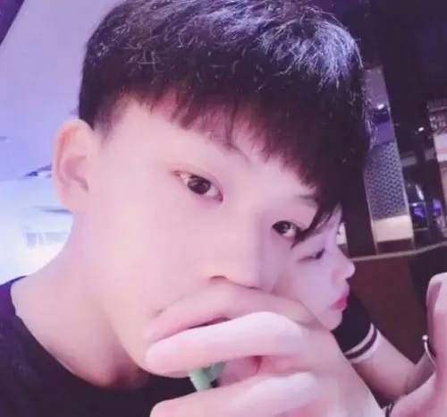 原创初中男生的4个迷惑行为自以为很帅气实际上令老师反感