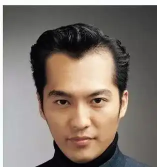 这种发际线的人普通在事业方面不断是运势平平,赚的钱财不多也不少,不