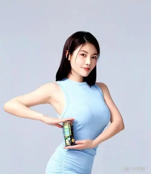 她的美丽和身材堪称完美,吸引了广大粉丝的目光和关注.