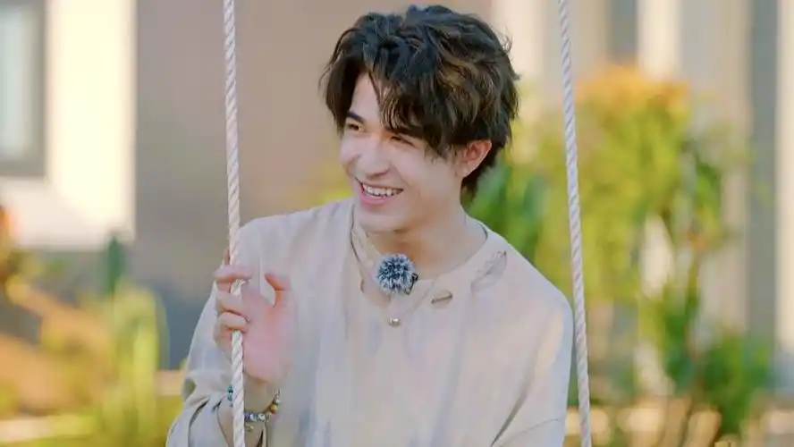 尹浩宇费启鸣畅聊电视剧电影表演经历尹浩宇@into1-尹浩宇尹浩宇超话