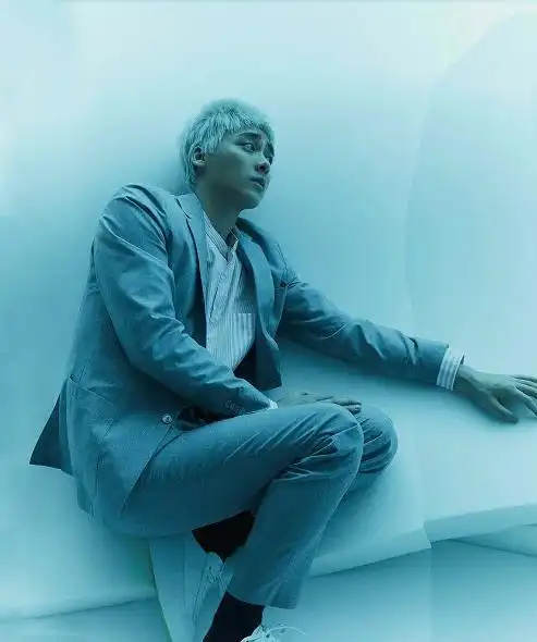 李易峰新大片用力过猛?白发造型大胆太前卫hold不住,全靠脸在撑