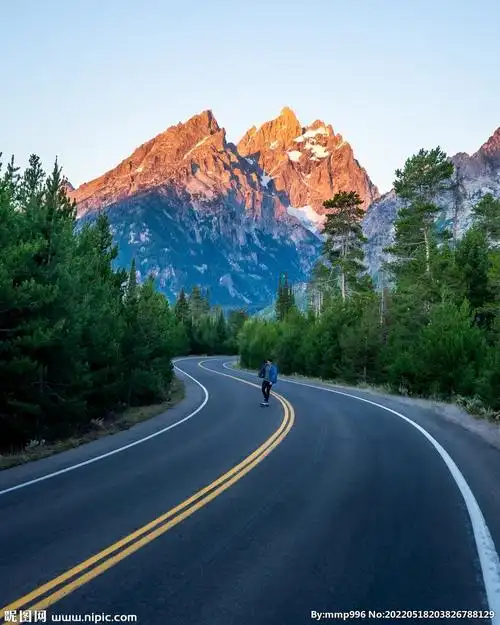 阳光照在山上摄影图__自然风景_自然景观_摄影图库_昵图网nipic.com