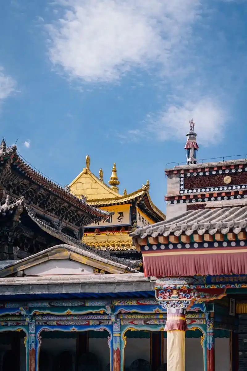 塔尔寺|先有塔尔后有寺 先有塔,尔后有寺,故称塔尔寺.