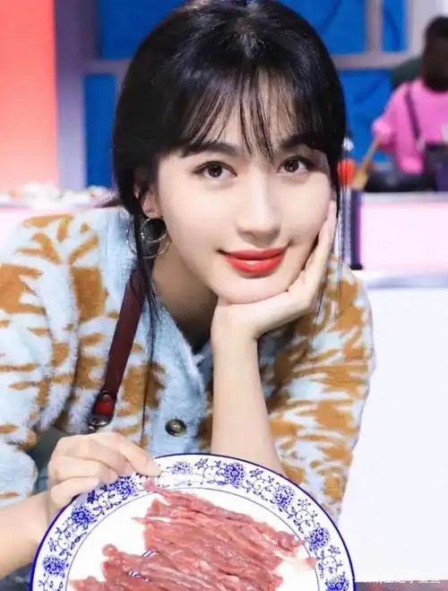 李菲儿凭什么这么美?