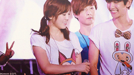 拍一个爱豆版《换乘恋爱》吧  1.金泰妍-边伯贤  2.