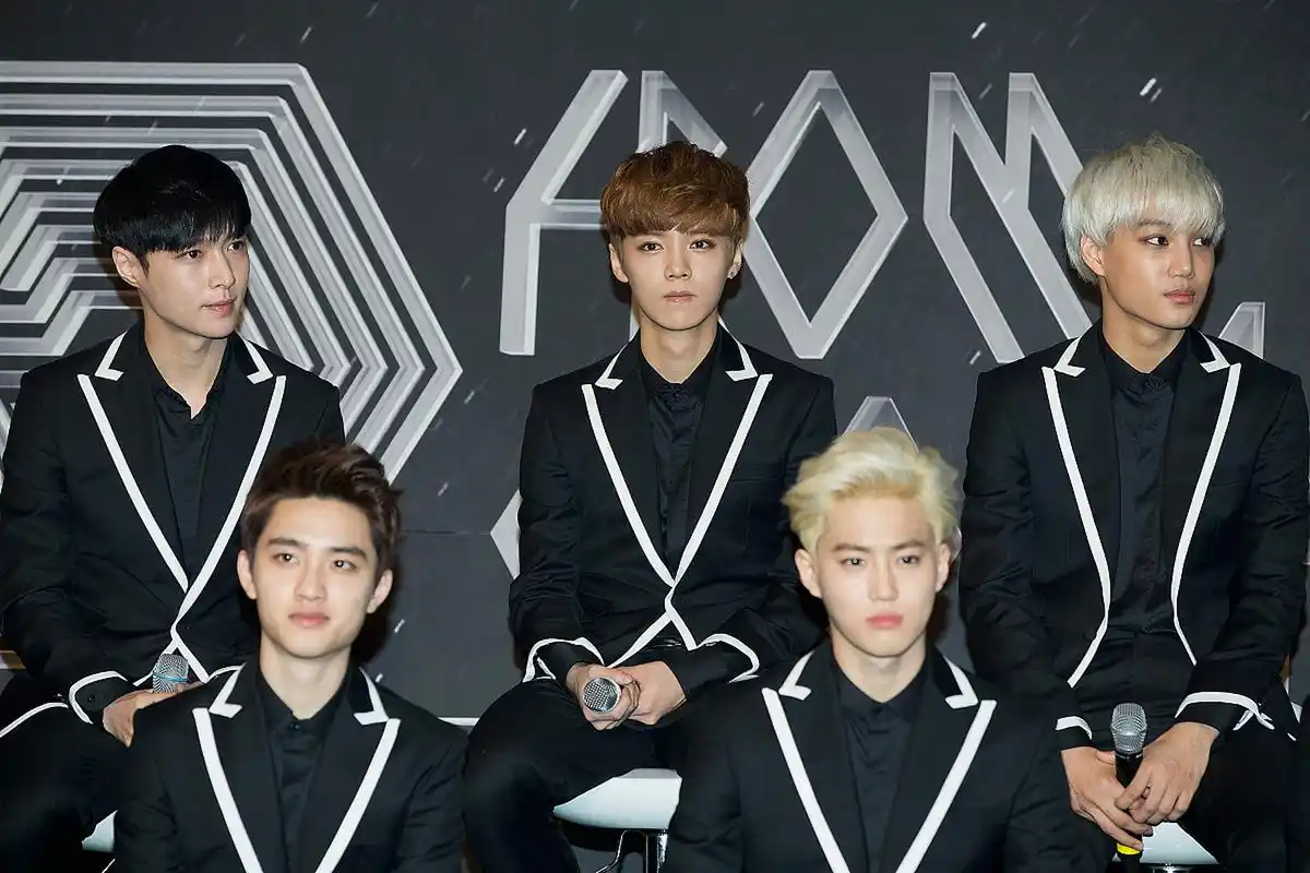 exo将在青岛举办签售会,这无疑是一件令所有exo粉丝都翘首以盼的好