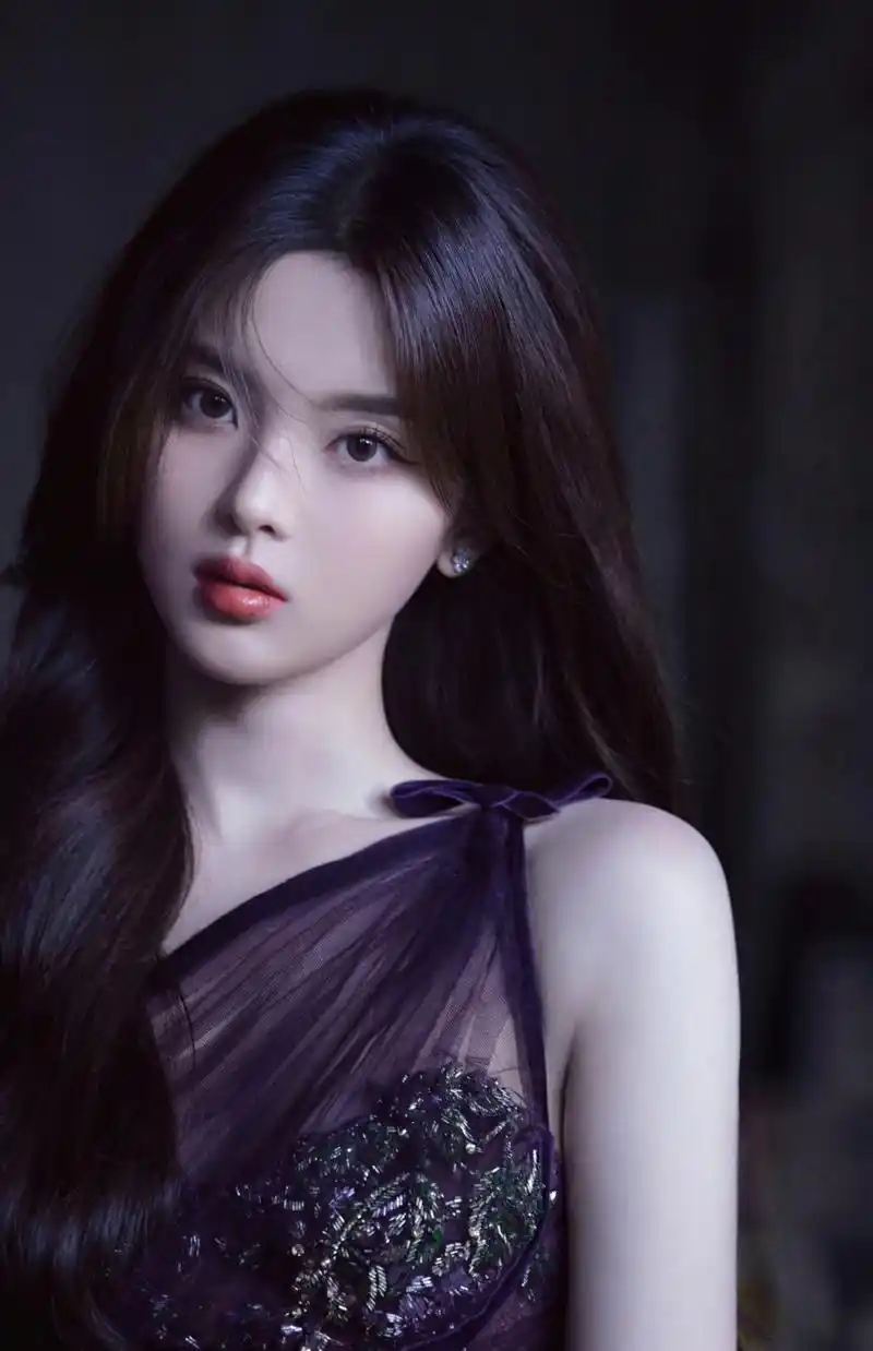 杨超越性感美图