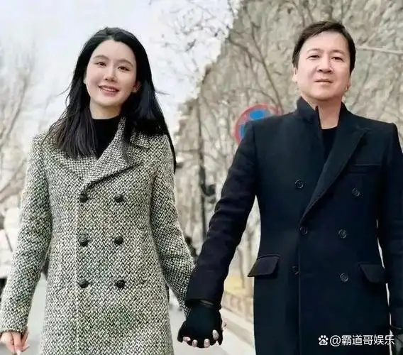 谁说杨钰莹的前男友赖文峰的妻子比杨钰莹还漂亮