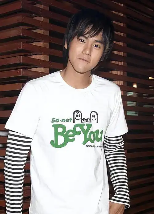 国民偶像彭于晏和前东家不和闹上法庭后被蔡爸曝出恋情