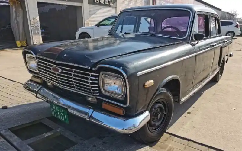 1977年的老上海上海牌轿车上海760