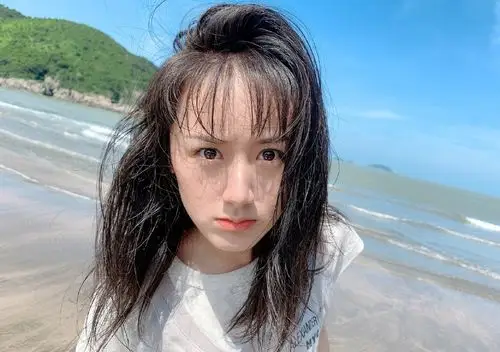 袁冰妍海边清新俏皮图片39