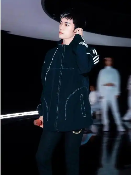 易烊千玺电影小小的我##四字 易烊千玺 yyqx 四字弟弟