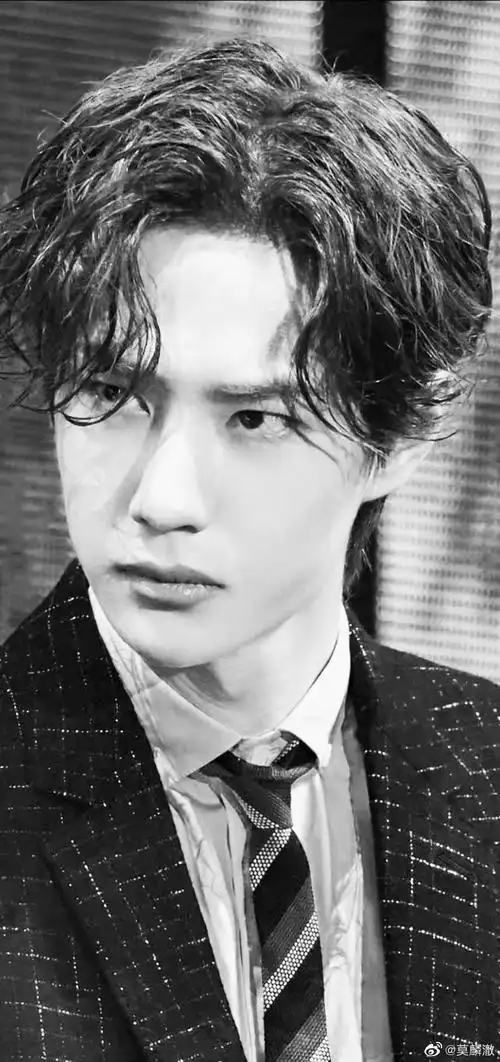暗黑系王一博喜欢这个风格