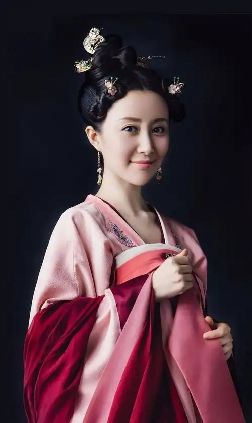 盘点舒畅经典的古装造型图片,善良可爱小玉,善良可爱董鄂妃