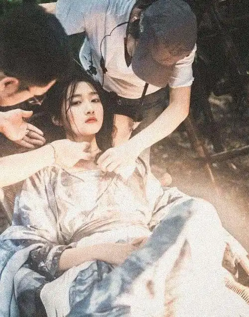 6年挣1600万还要被心疼这瓜吃到童星身上才明白粉丝有多傻