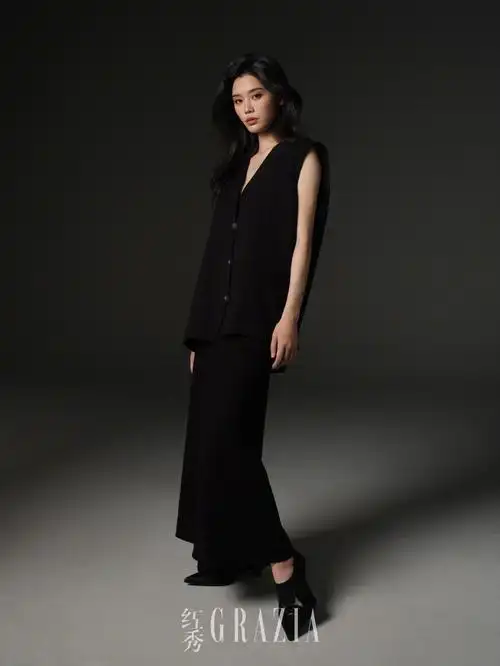 何穗奚梦瑶赵佳丽潘浩文红秀封面来啦美从不需要被定义