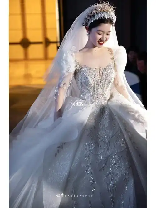 赵露思穿婚纱的样子你们见过吗?我见过!