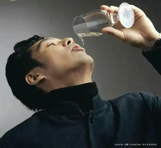 《每一个爱喝酒的男人,都值得珍惜》