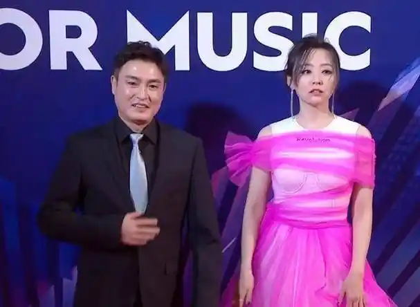 tmea娱乐盛典:tfboys红毯压轴,孟美岐生图太美,周震南美甲抢镜_陈情