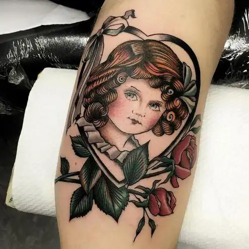 大臂oldschool小女孩玫瑰纹身图案