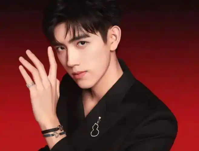 陈飞宇再冲流量?_钟楚曦_侯雯元_工作