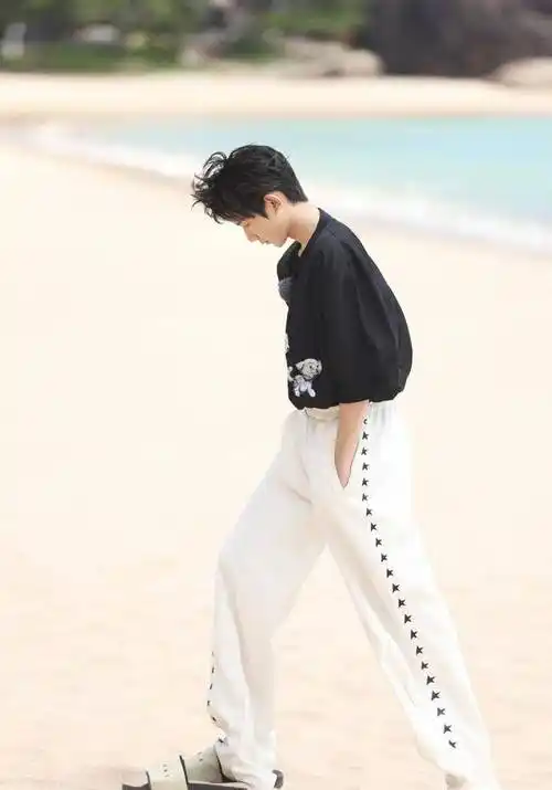 「粉丝投稿」王源,海边少年和橘子味汽水的夏天_橘色_疫情_都是和