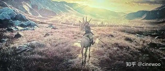 影片中频繁出现的赵子龙与白马意象此外,《八佰》中对于自然元素的把