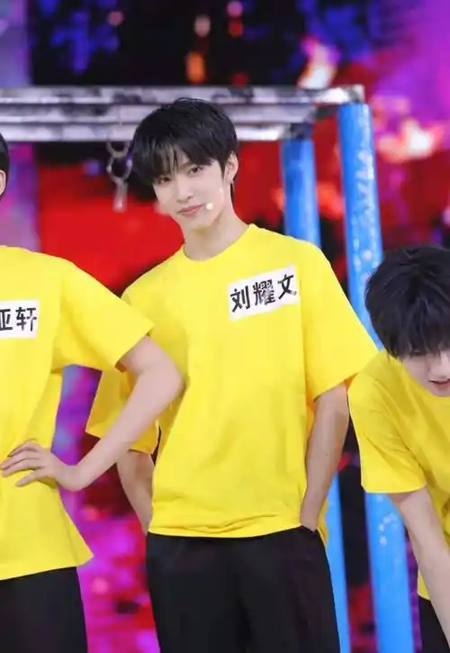 原创nct粉丝造谣刘耀文未成年身份竟成了粉圈大战的理由负面影响太大