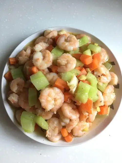 虾仁炒黄瓜胡萝卜的做法