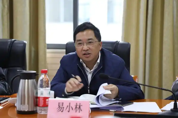 省住建厅党组成员副厅长易小林带队赴市城科院调研地下管线综合信息