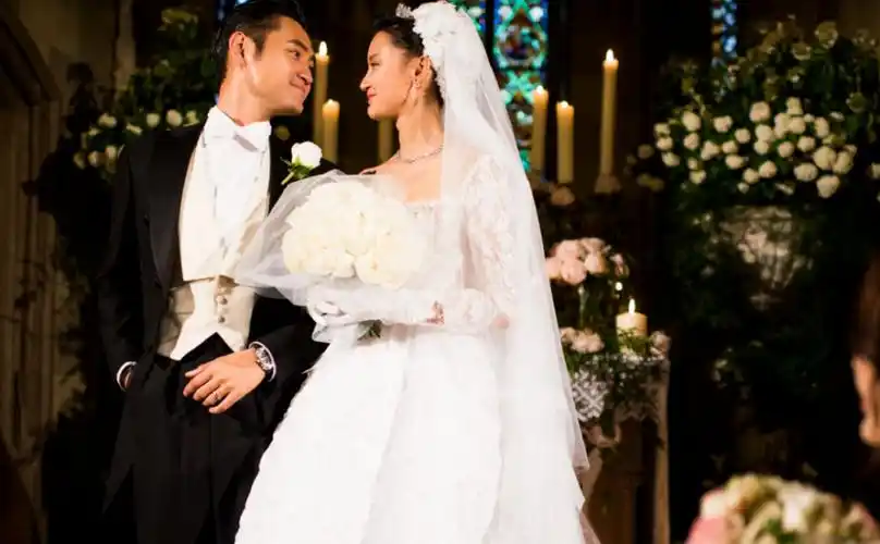 张歆艺袁弘古堡办婚礼热吻 伴郎伴娘颜值高