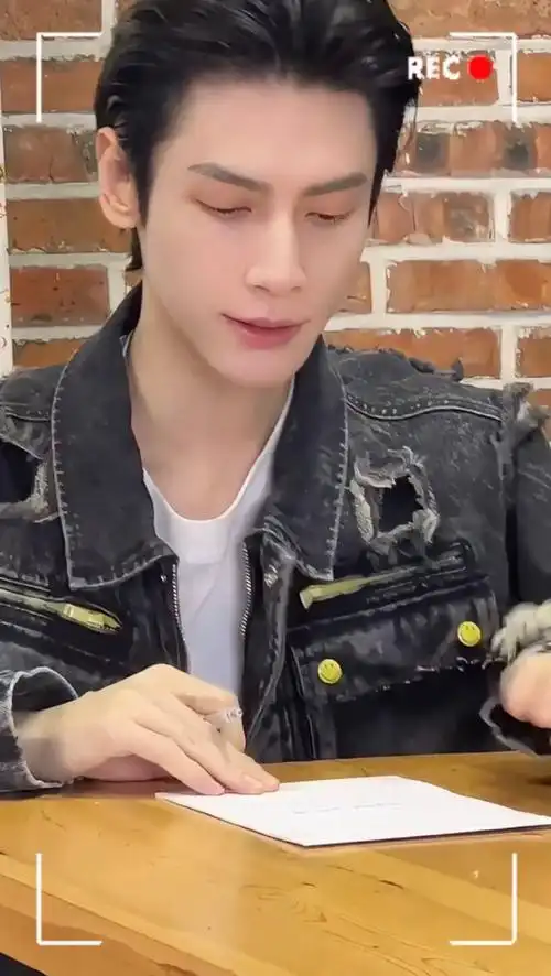 罗云熙超a大背头##罗云熙新发型