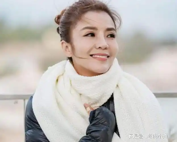 央视朱迅病情瞒不住2次患癌无人照顾直言钱多没用