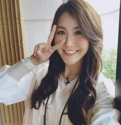 刘佩玥|tvb草根出身港姐季军,演技出众不被重用,歪打正着当红皆因清醒