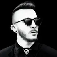 沧桑忧郁黑白头像