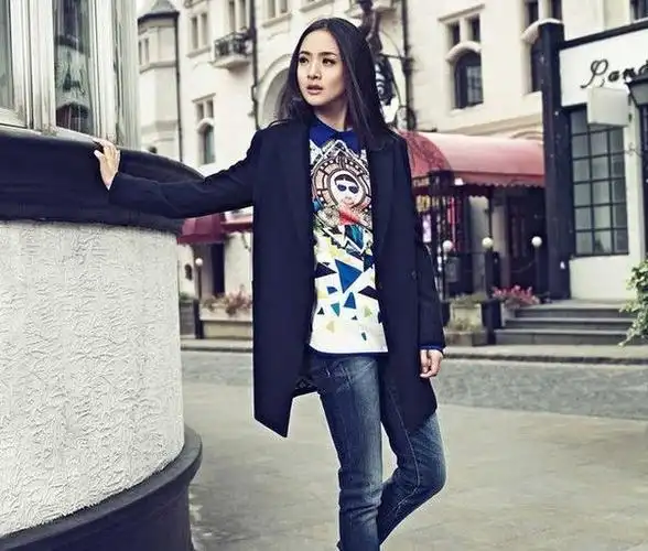 相对论女神林依晨 冻龄岂止少女颜