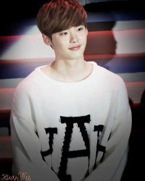 韩国男星李钟硕化身暖男接受采访 小鲜肉李钟硕图片_明星_美桌网