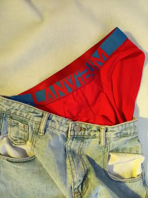 男生有多少心思是藏在这三角裤中的呢