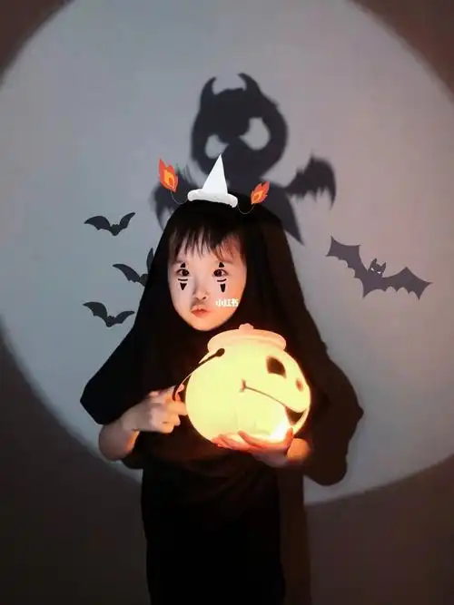 万圣节的可爱鬼来啦不给糖就捣蛋