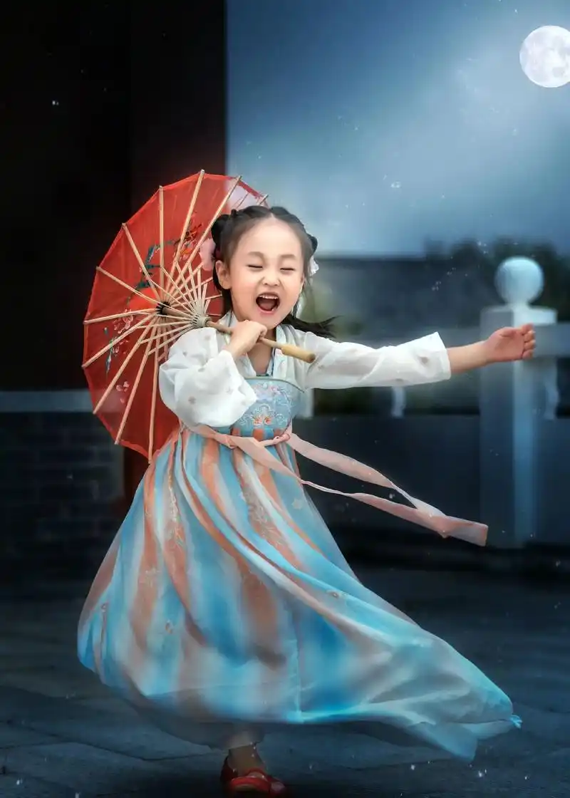 感谢樱桃精彩出镜 .#儿童摄影#古风儿童 #中秋儿童人像#古 - 抖音